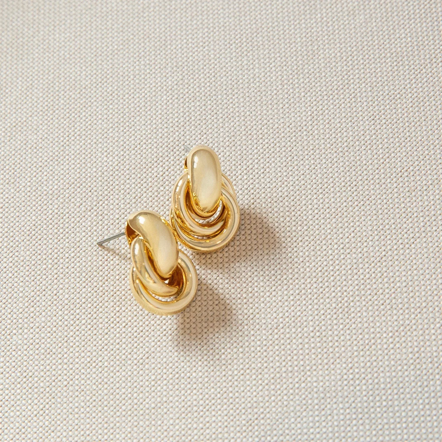mini knot post earring - Image 2