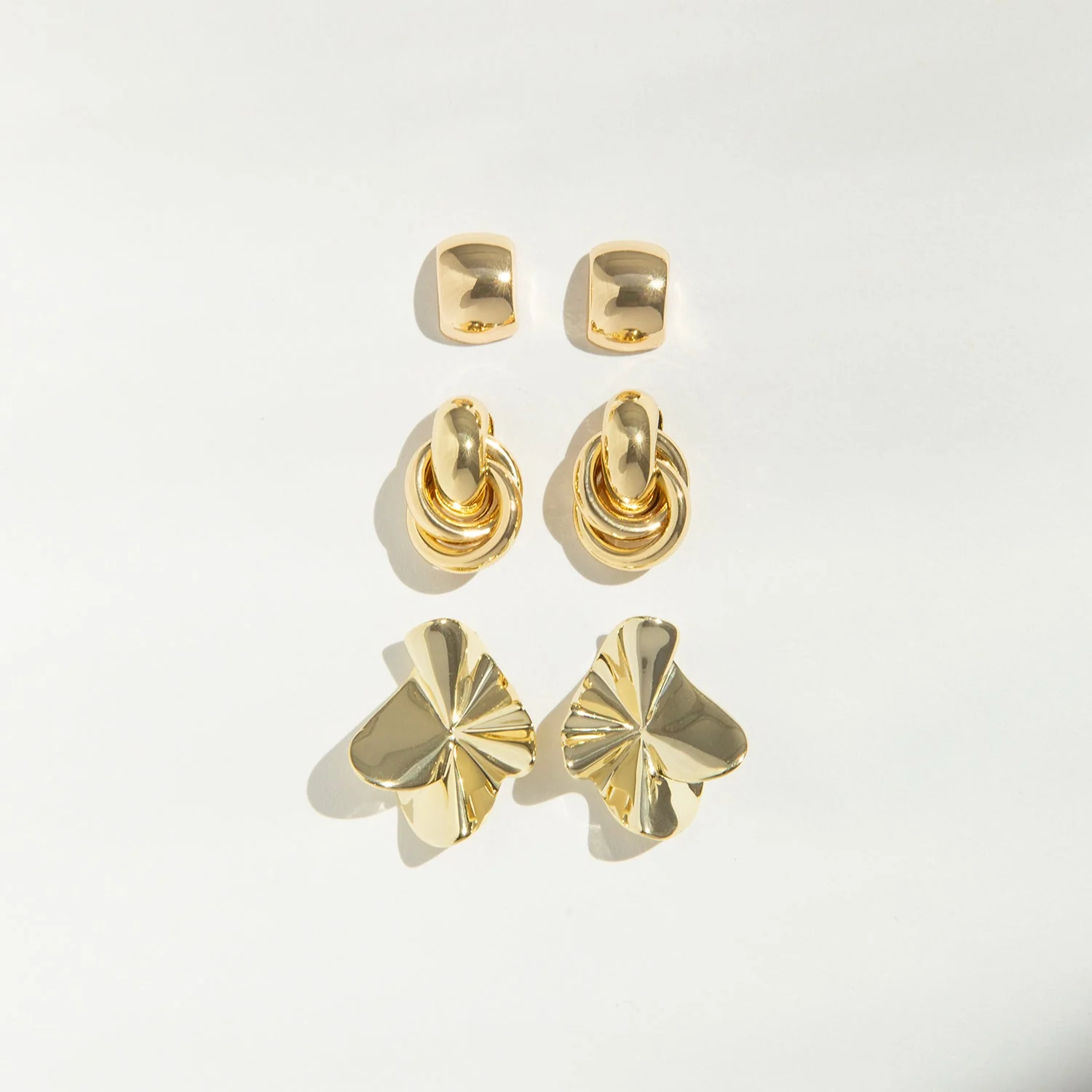 mini knot post earring - Image 4